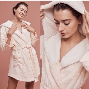 Anthropologie Lilka Cozy Textured Sherpa Robe with Hood